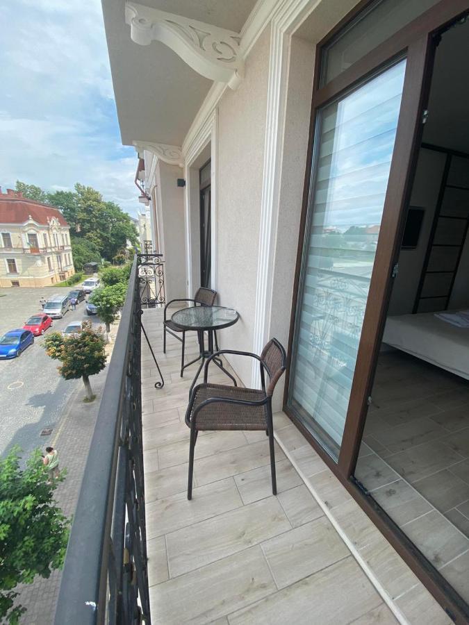 City Centre Apartment Kolomyja Exteriör bild